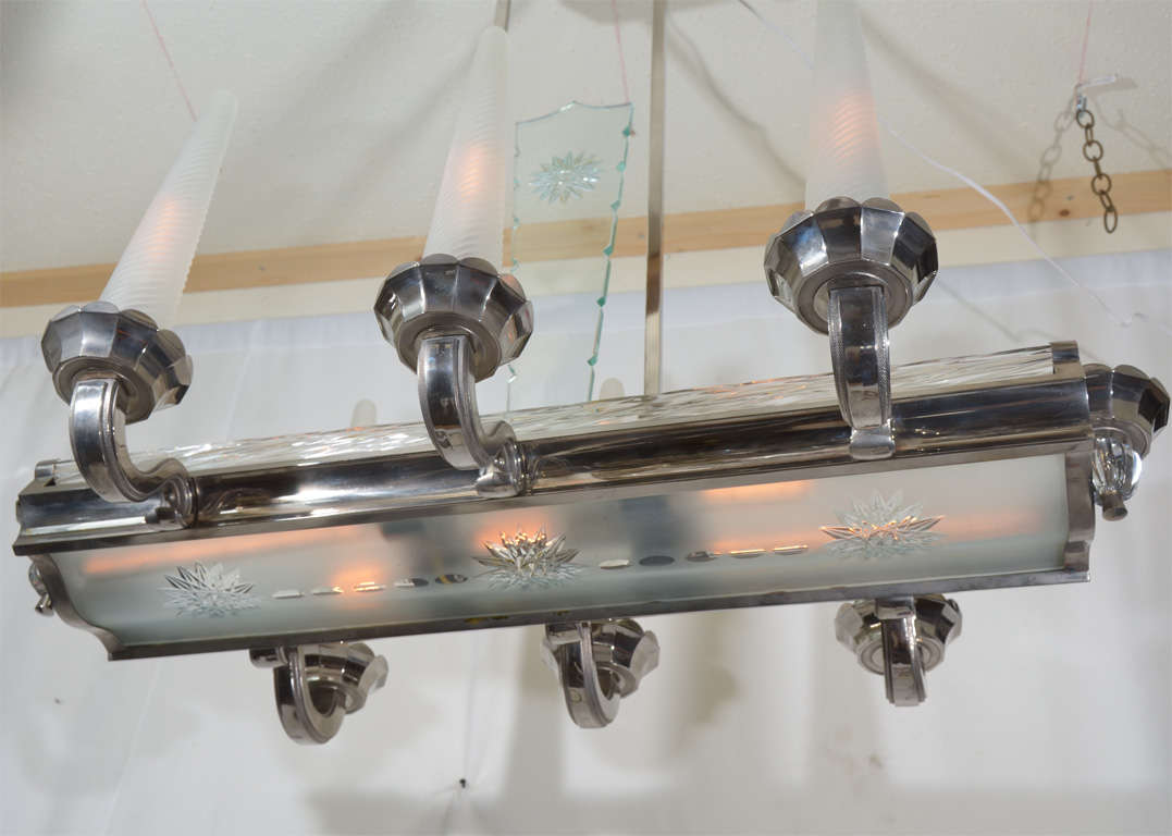 French Art Deco Six-Cone Lighting Fixture In Excellent Condition For Sale In Austin, TX