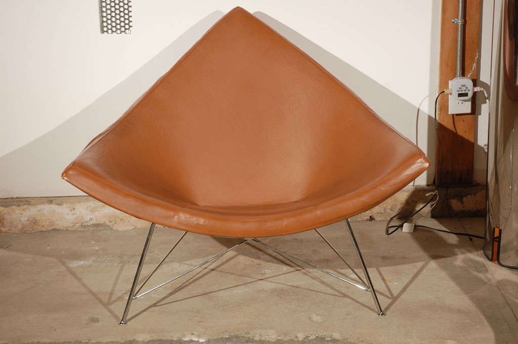 George Nelson Coconut Chair and Ottoman In Excellent Condition For Sale In Los Angeles, CA