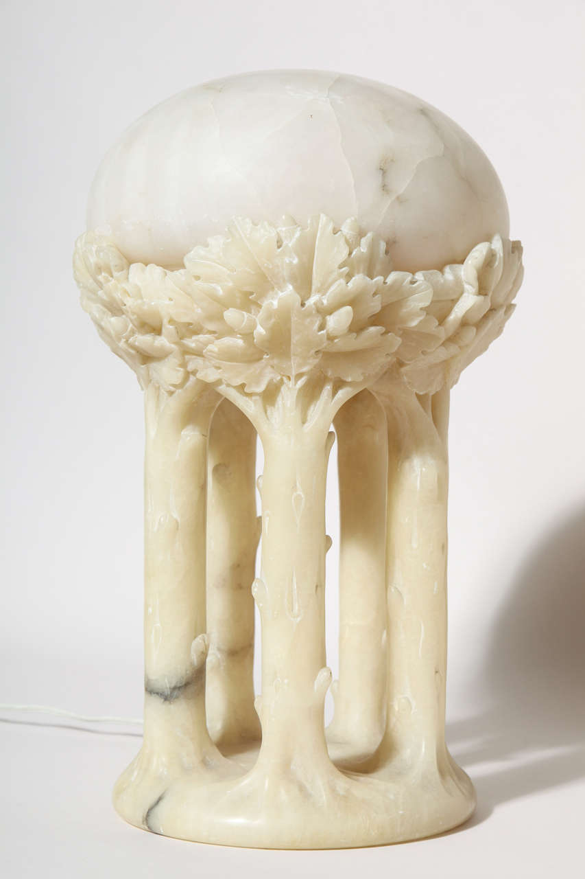 French Art Deco Carved Alabaster Lamp In Excellent Condition For Sale In New York, NY