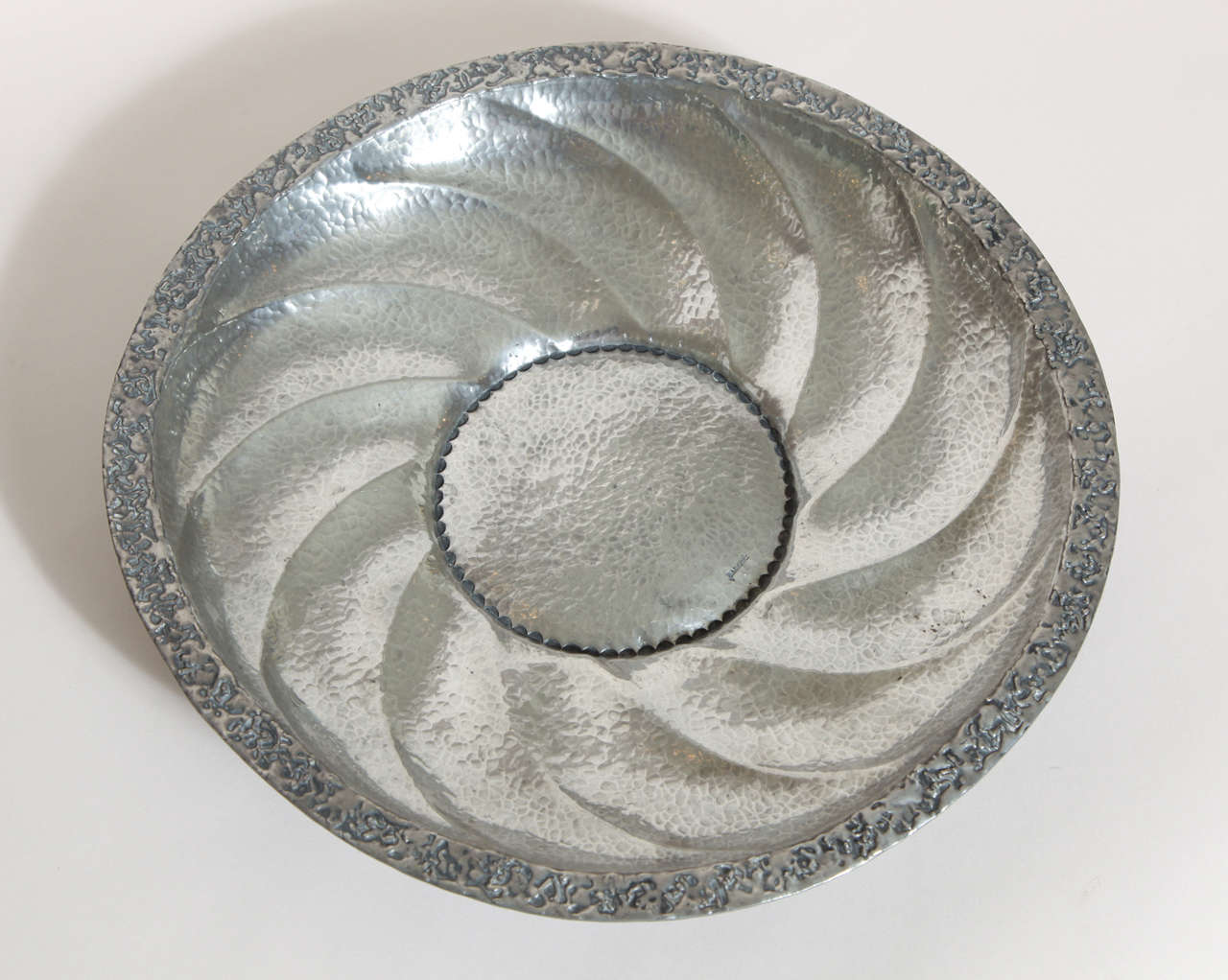 20th Century René Delavan French Art Deco Dinanderie Pewter Coupe For Sale