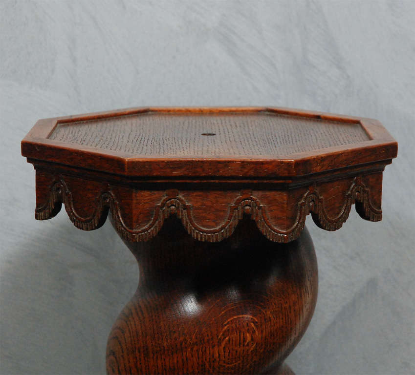 Victorian Pedestal In Good Condition For Sale In Culver City, CA