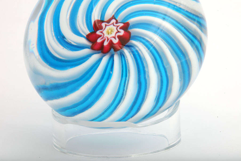 A Fine Antique Clichy Swirl Paperweight In Excellent Condition For Sale In New York, NY