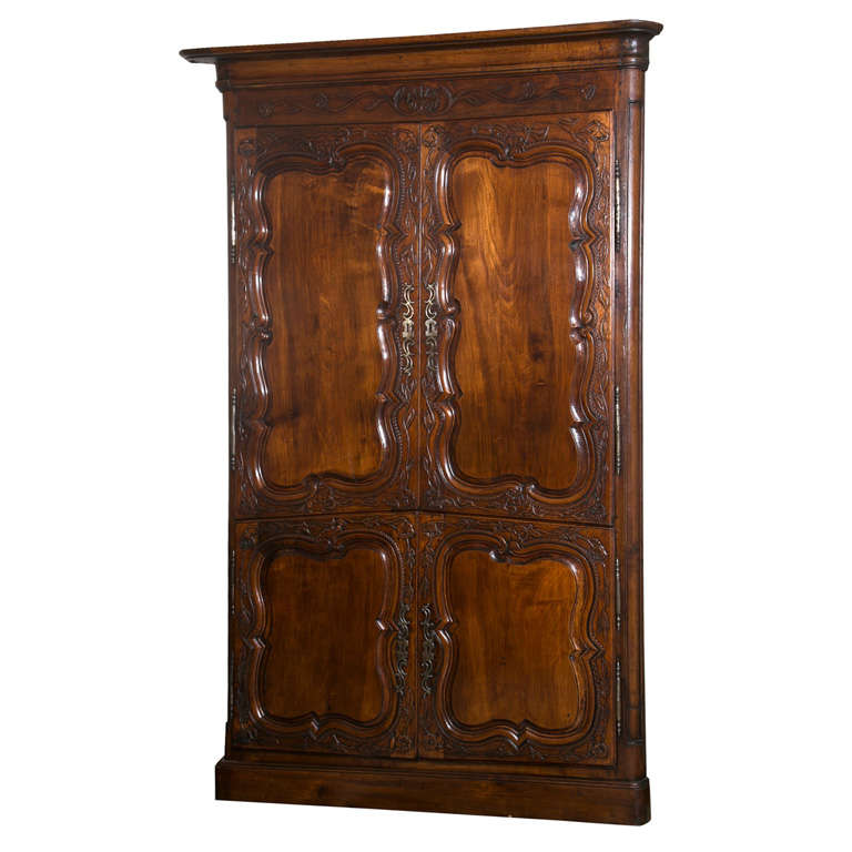 French Art Deco Maple Corner Cupboard, 1945 For Sale at 1stDibs