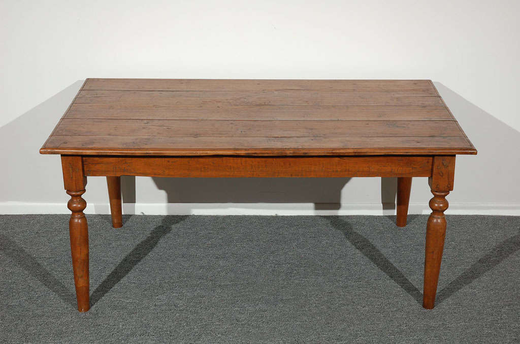 19THC EARLY FARM/COFFEE TABLE IN WALNUT/GREAT TURNED LEGS