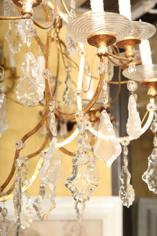 Très grand lustre italien à 16 branches en bois doré vénitien et cristal de roche en vente 2