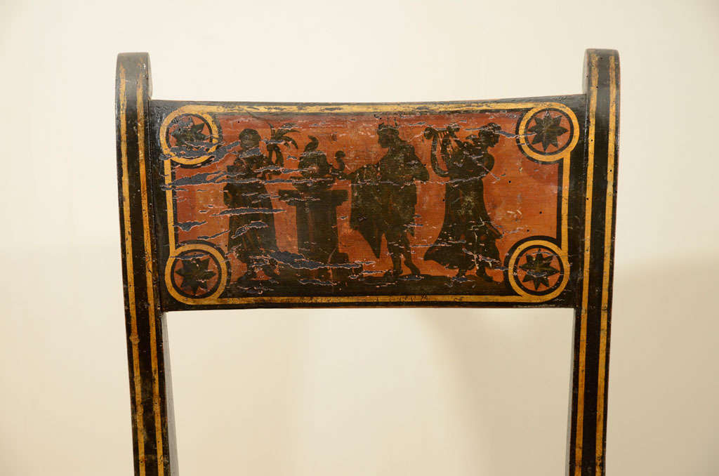 A Pair of English Regency Etruscan Decorated Chairs In Good Condition In New York, NY