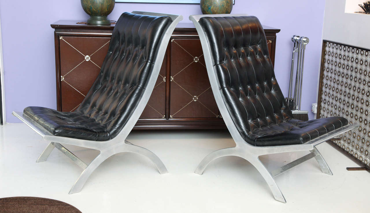 Paire de fauteuils de salon Maximilian de John Vesey