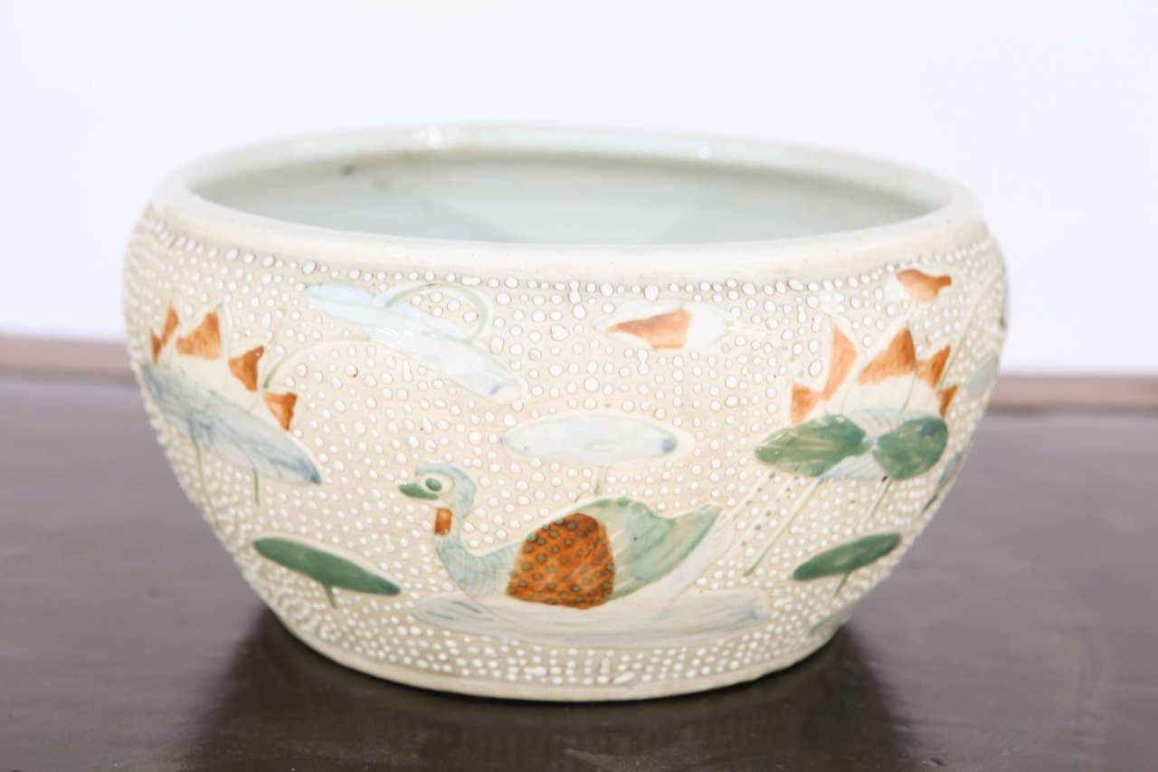 19th Century Chinese Porcelain Painted Bowl In Excellent Condition In Los Angeles, CA