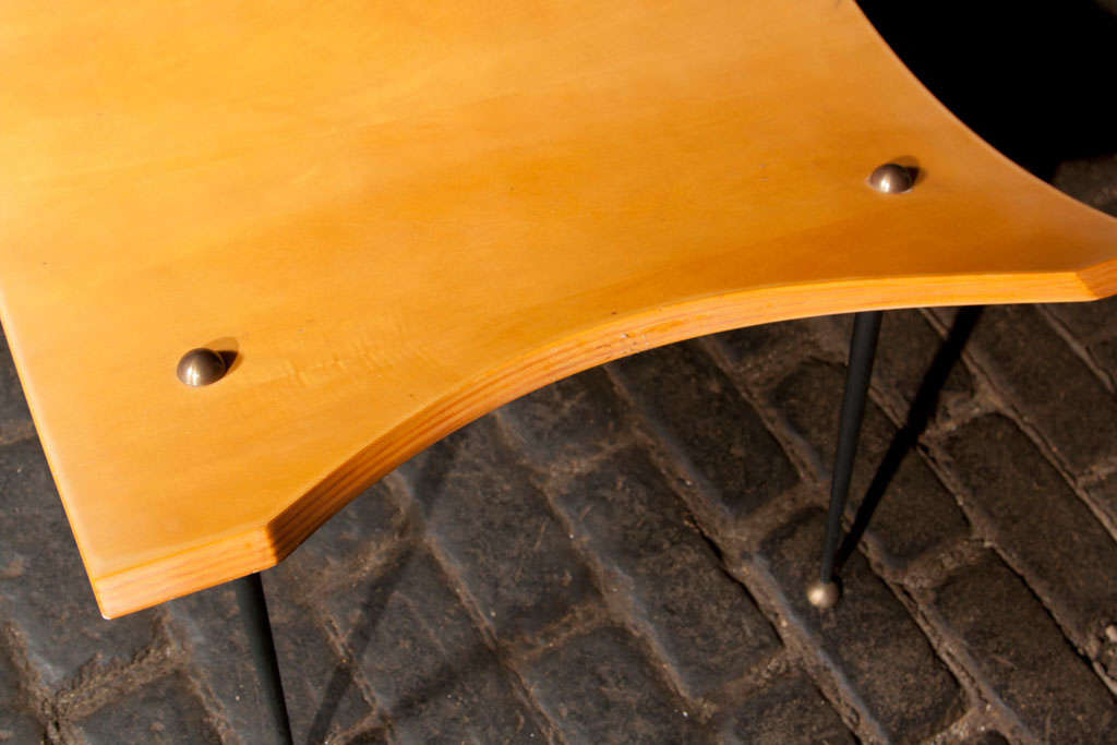 Base de mesa francesa de madera curvada Moderno de mediados de siglo en venta