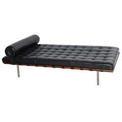 Retro early Mies van der Rohe leather Daybed by Knoll