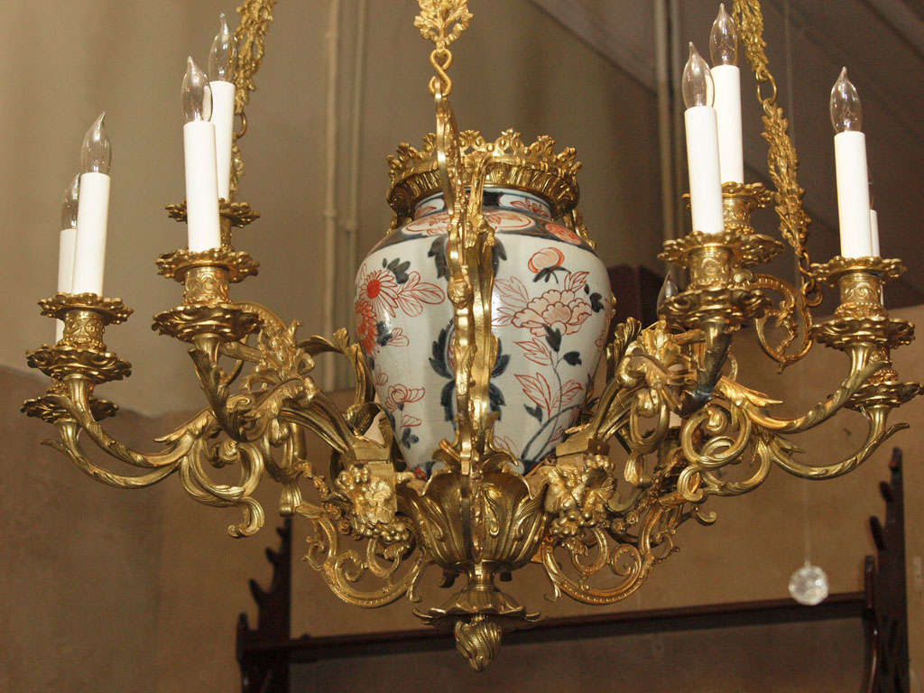 Antique French Bronze and Imari Porcelain Chandelier For Sale 1