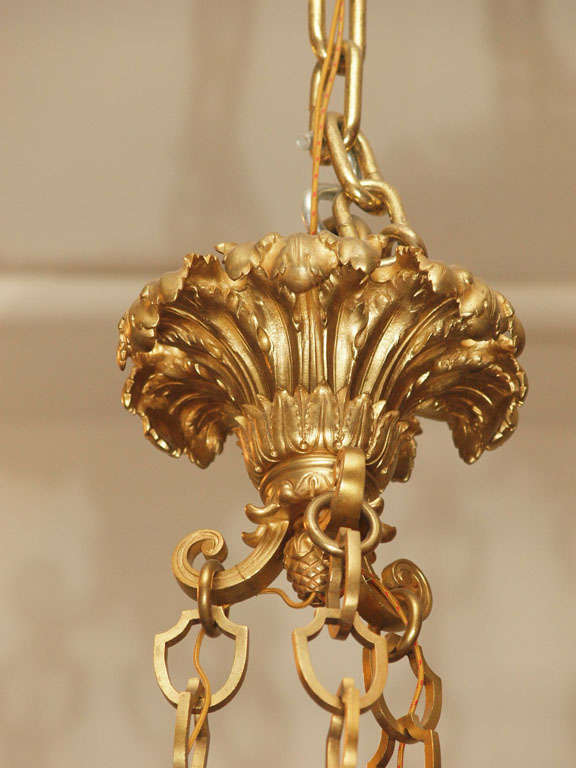 Français Magnifique lustre ancien en bronze doré « Marie-Antoinette » en vente