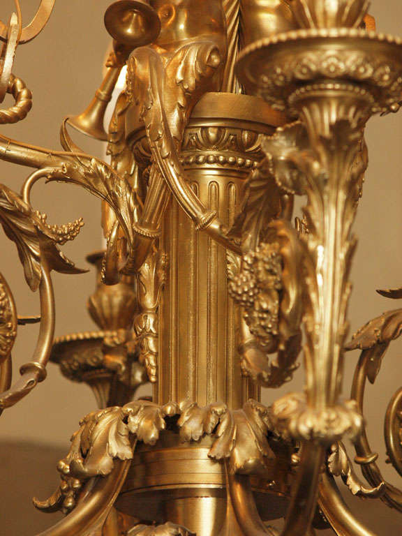 Magnifique lustre ancien en bronze doré « Marie-Antoinette » en vente 2