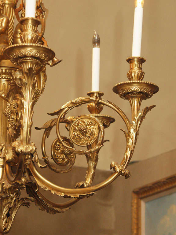 Magnifique lustre ancien en bronze doré « Marie-Antoinette » en vente 4