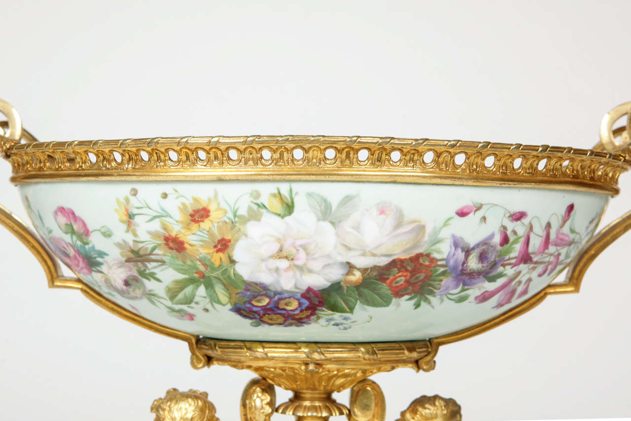 Fine Ormolu and Porcelain Jardiniere Centrepiece In Excellent Condition In London, GB