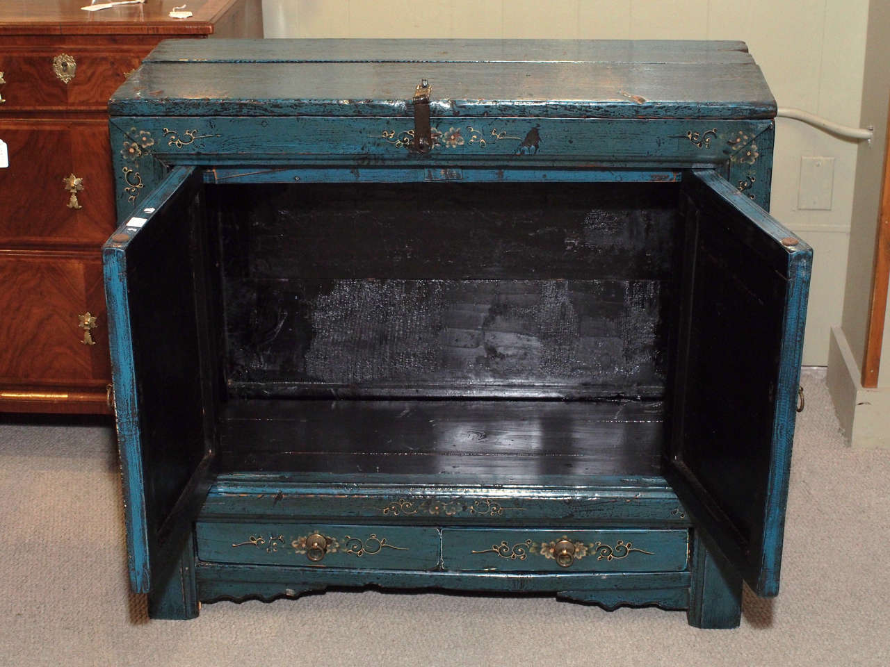 19th Century Chinese Lacquer And Painted Cabinet In Excellent Condition In New Orleans, LA