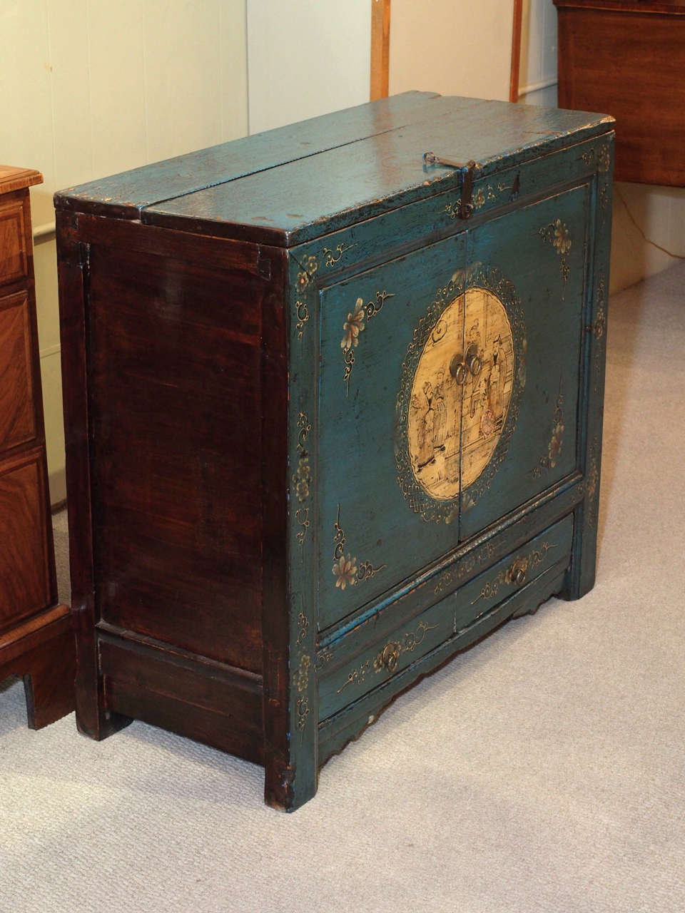 19th Century Chinese Lacquer And Painted Cabinet 5