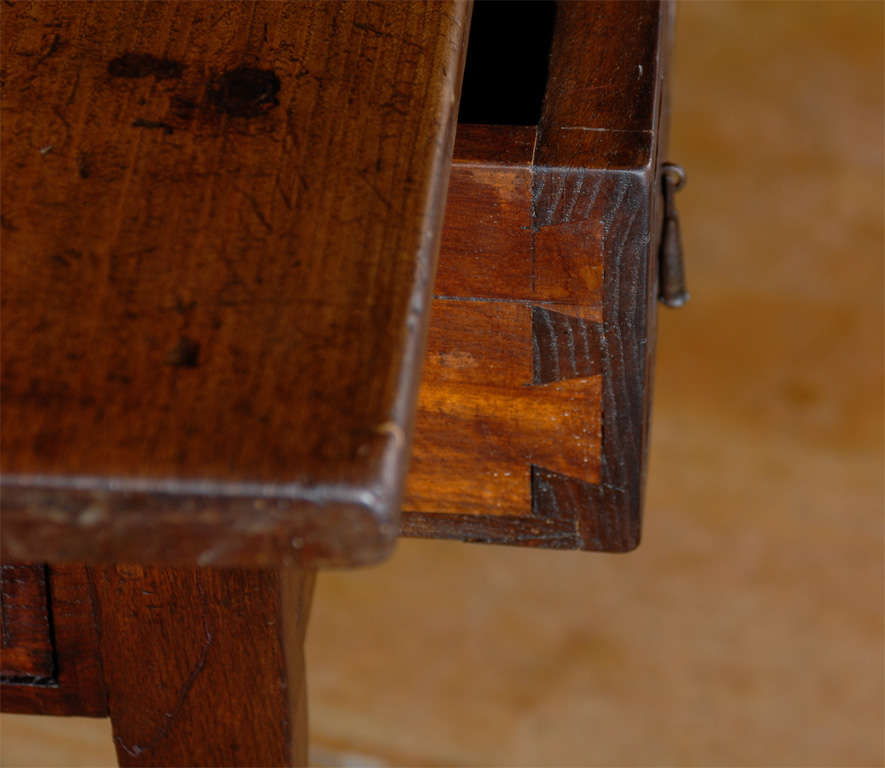 Spanish Early 17th Century Console Table with Two Drawers and Geometrical Motifs In Good Condition In Atlanta, GA