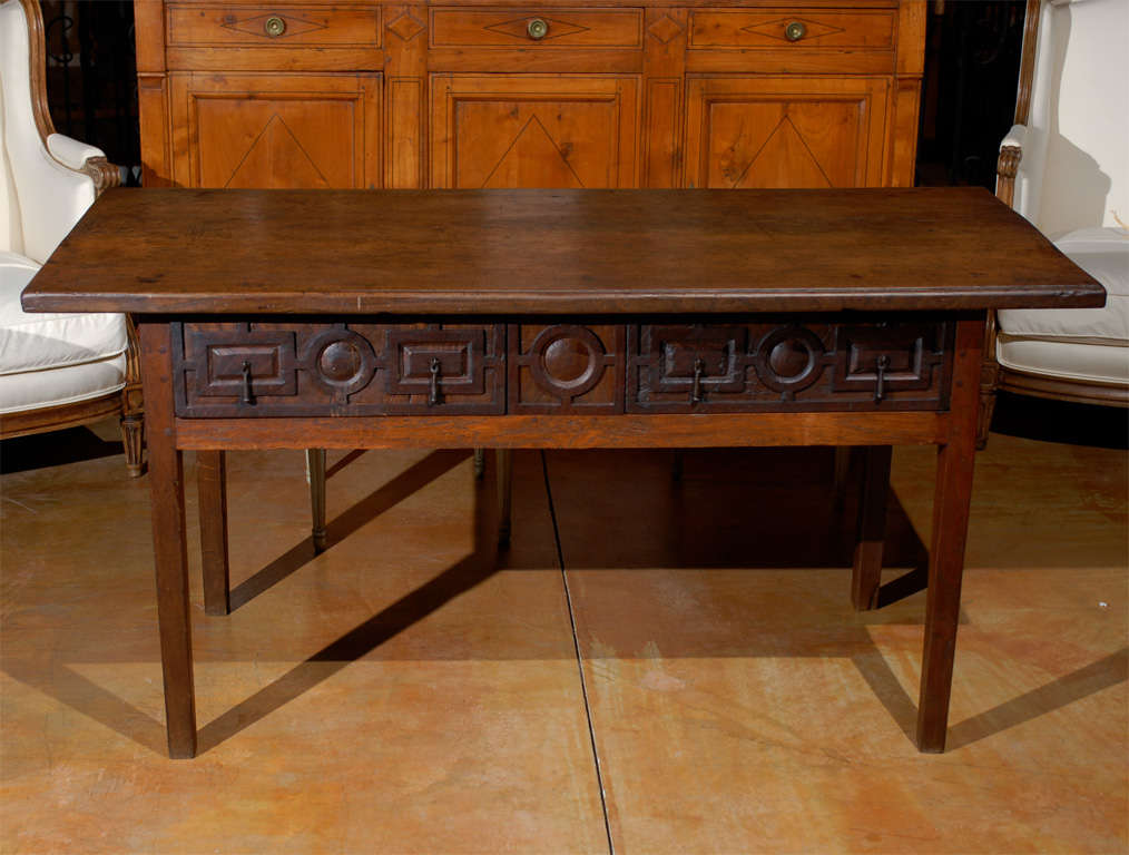 Spanish Early 17th Century Console Table with Two Drawers and Geometrical Motifs 1