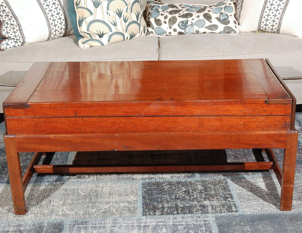English Games Table/Coffee Table, Circa 1820 In Good Condition In Los Angeles, CA