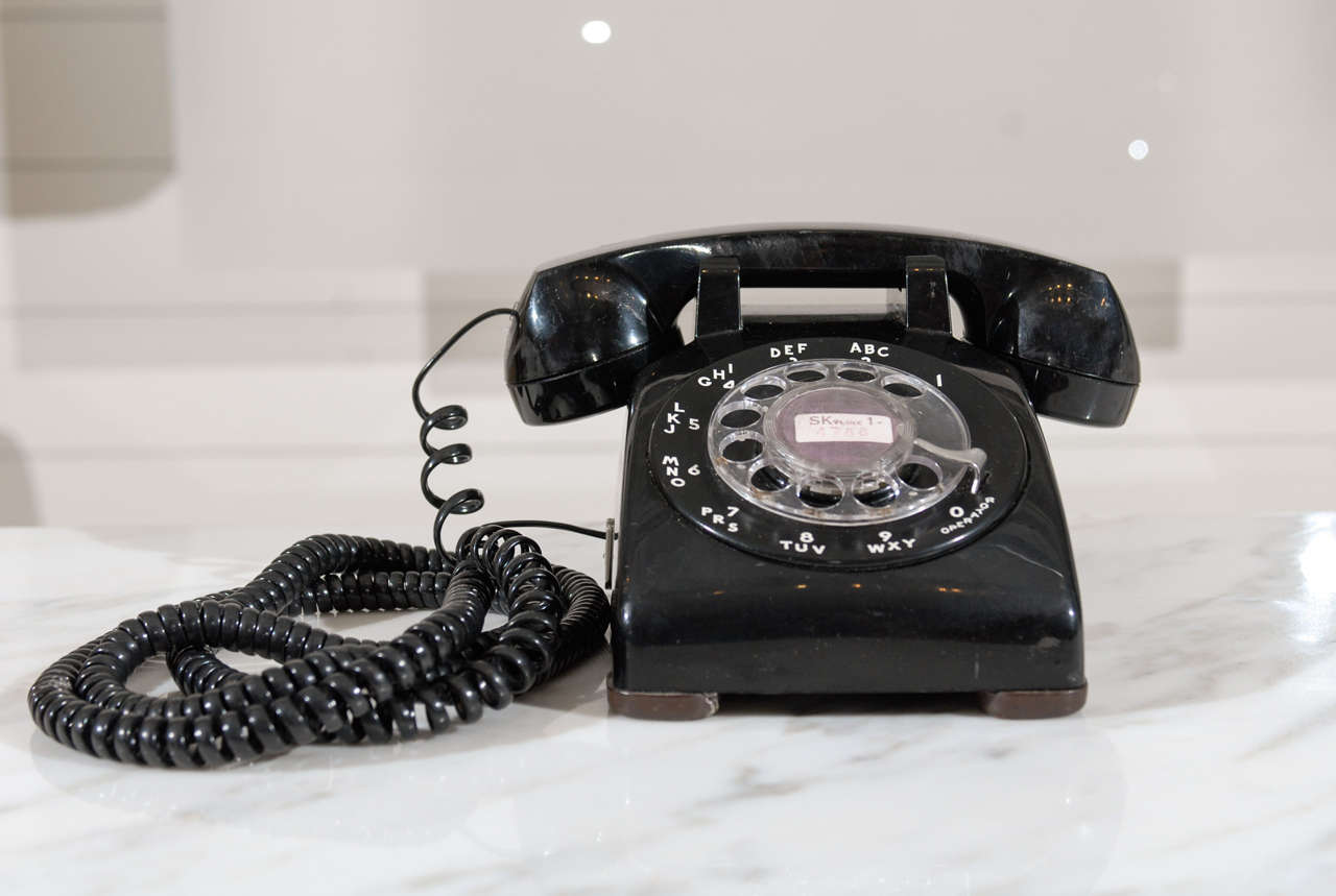 Black Rotary Dial Phone In Excellent Condition In Atlanta, GA