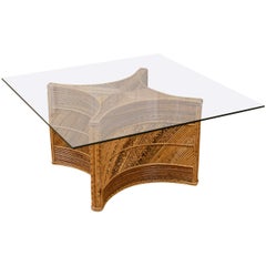 Table basse élégante et vintage en bambou