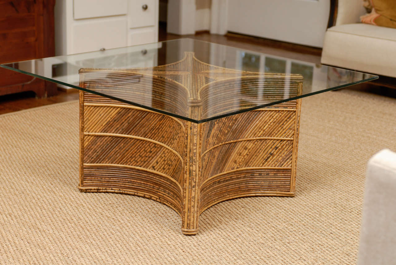 Elegant Vintage Bamboo Coffee Table In Excellent Condition For Sale In Atlanta, GA