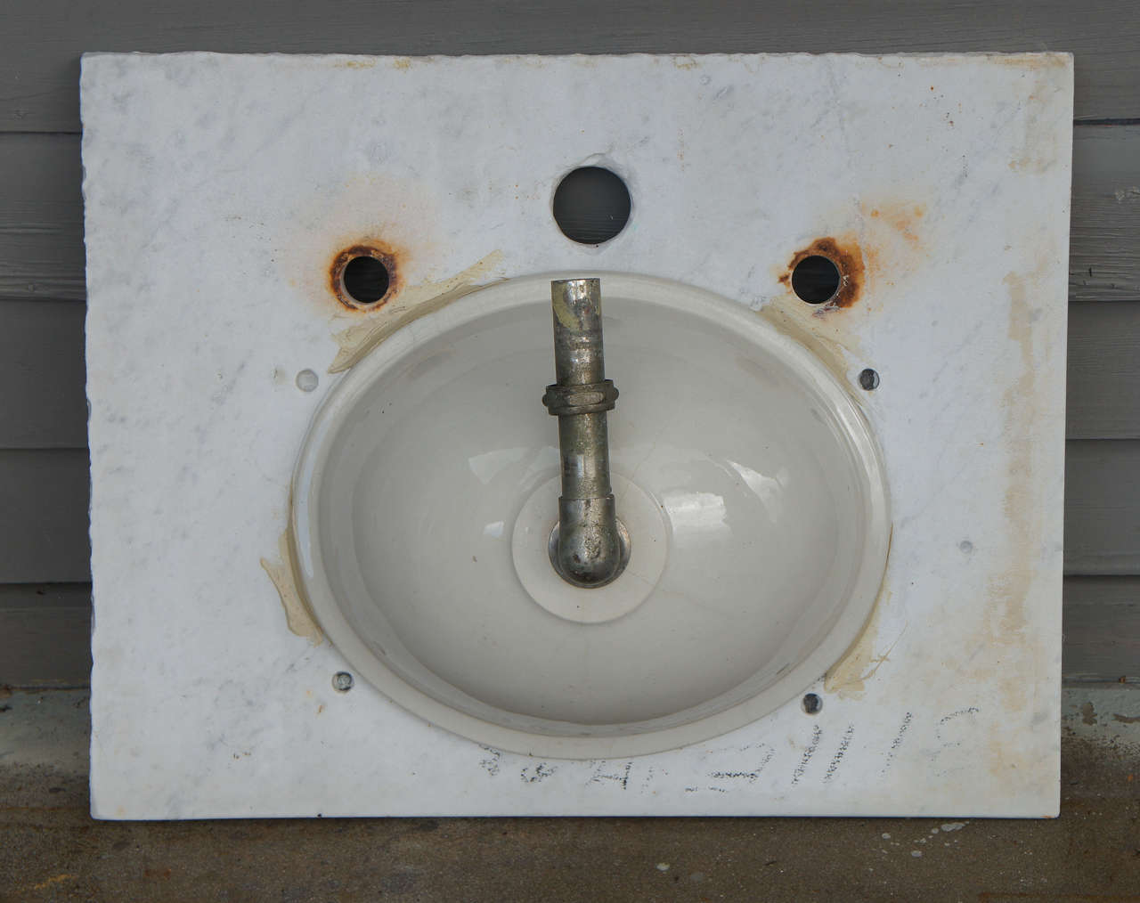 Vintage Marble Vanity Sink Top In Good Condition For Sale In Sheffield, MA