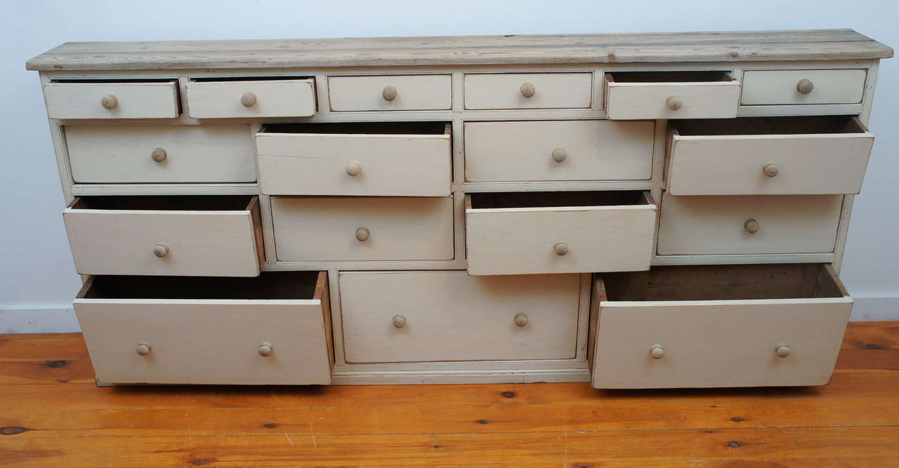 English, Seventeen Drawer Painted Multi Base In Excellent Condition In Sheffield, MA