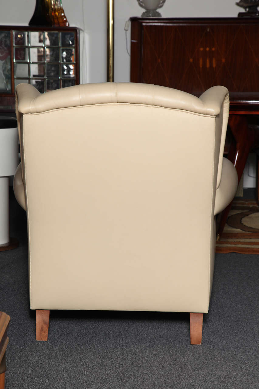 Poltrona Frau Leather Armchair In Excellent Condition For Sale In New York, NY