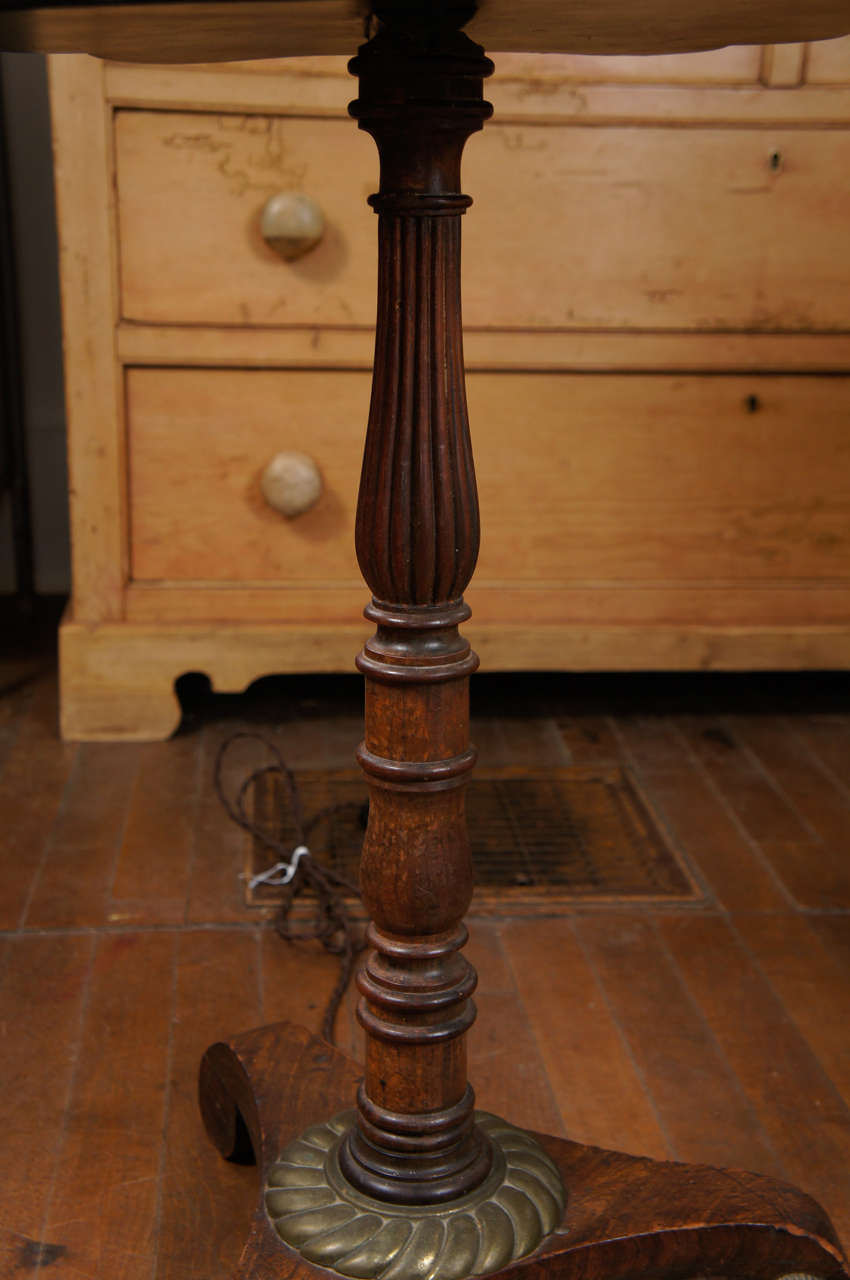 19th Century Black Lacquer Victorian Parcel-Gilt Pole Screen Lamp For Sale