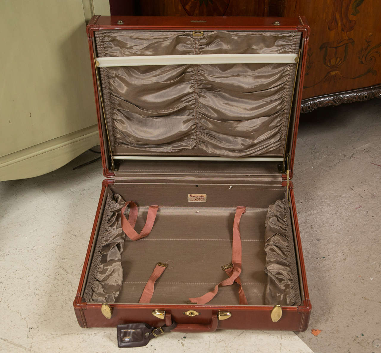 Mid-20th Century Fine Vintage Samsonite Deco Leather Three Piece Suitcase Luggage Suite