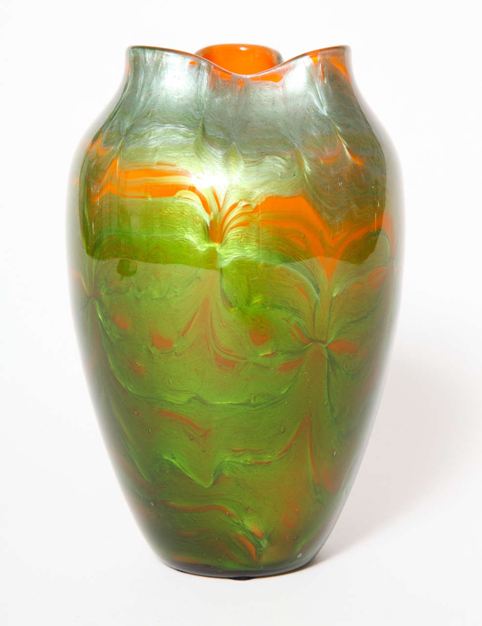 Loetz Titania Vase, 1904 In Excellent Condition For Sale In New York, NY