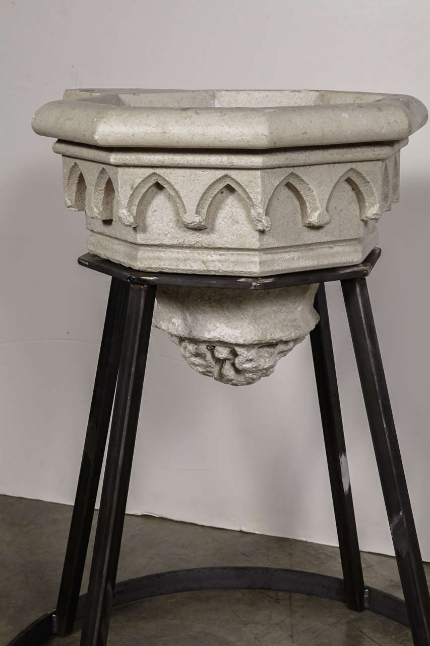 Pair of Antique Carved Stone Sinks (Stoups or Benitiers) from France, Circa 1830 For Sale 3