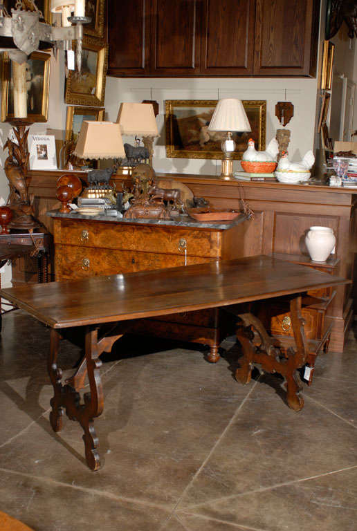 Exquisite Italian Early 19th Century Walnut Trestle Table with Lyre Shaped Legs In Good Condition In Atlanta, GA
