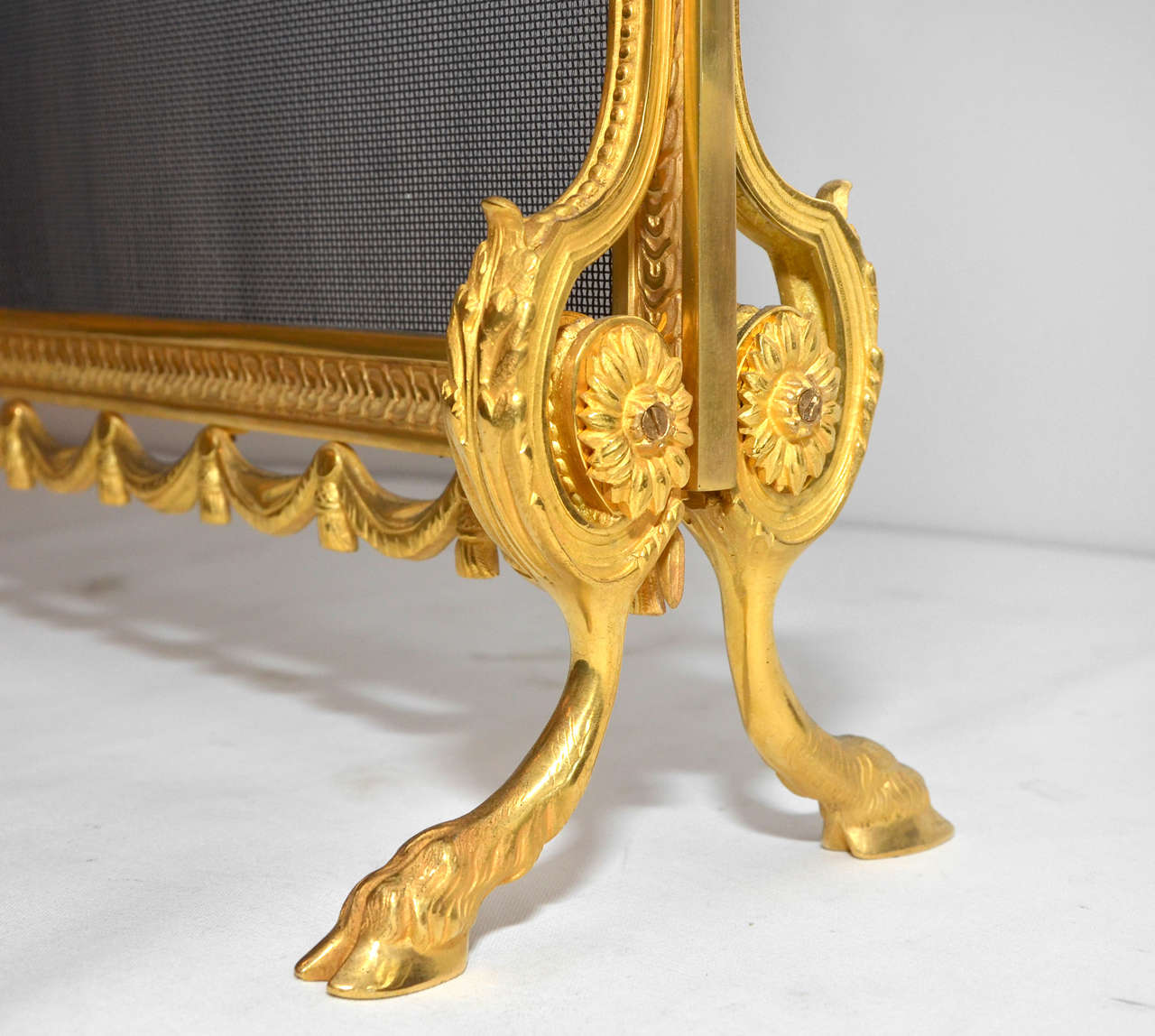 Exceptional Louis XVI Style Gilded Bronze Screen Fire For Sale 3