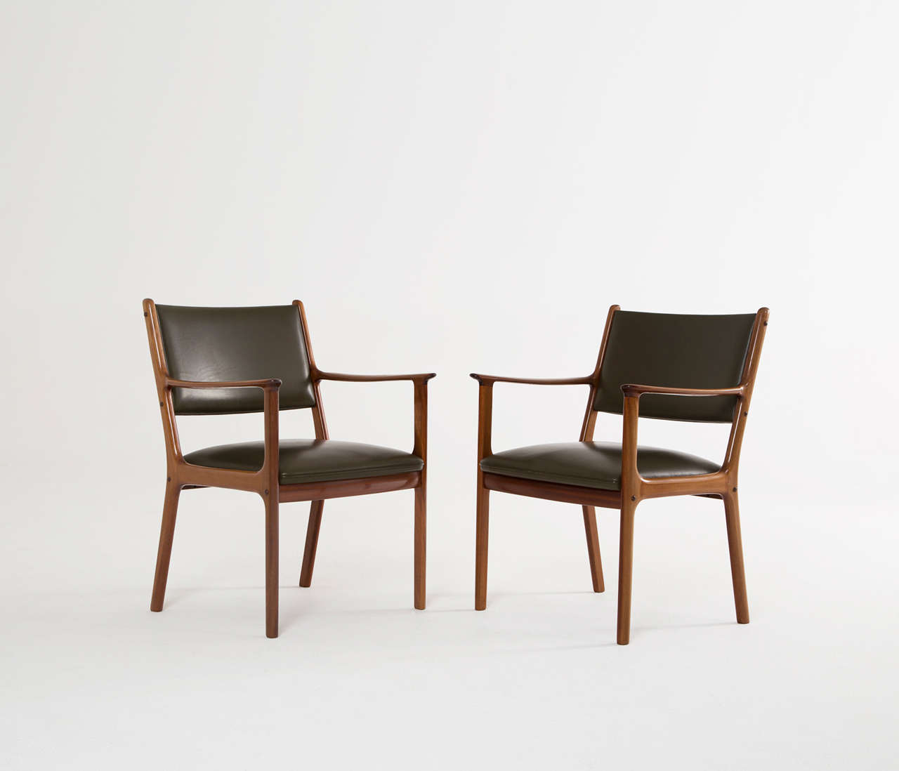 Danish Ole Wansher Elegant Set of Six 'PJ 412' Dining Chairs