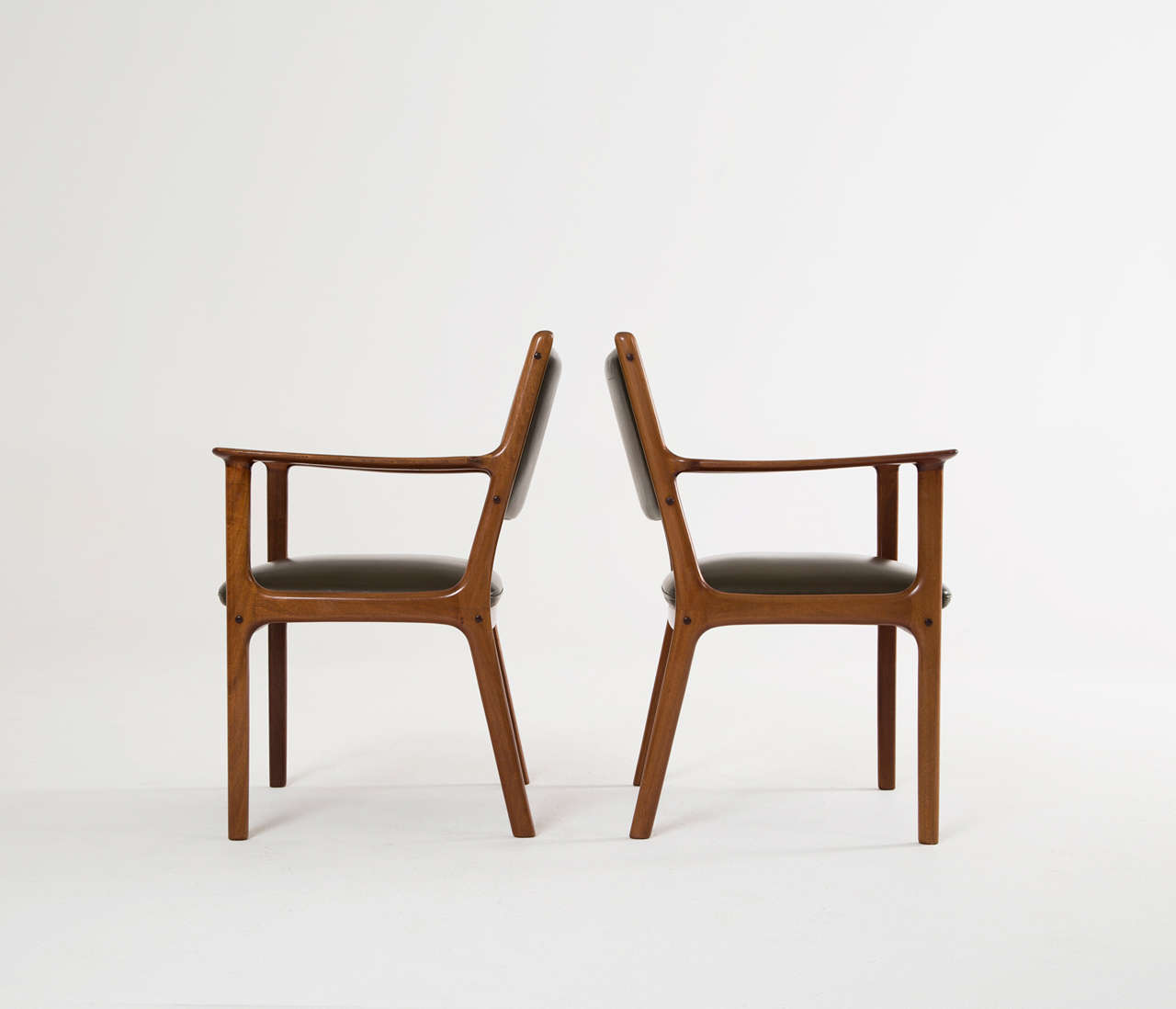 Ole Wansher Elegant Set of Six 'PJ 412' Dining Chairs 1