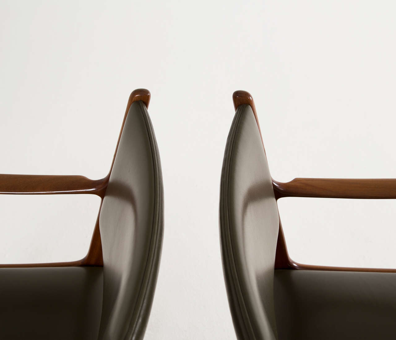 Ole Wansher Elegant Set of Six 'PJ 412' Dining Chairs 2