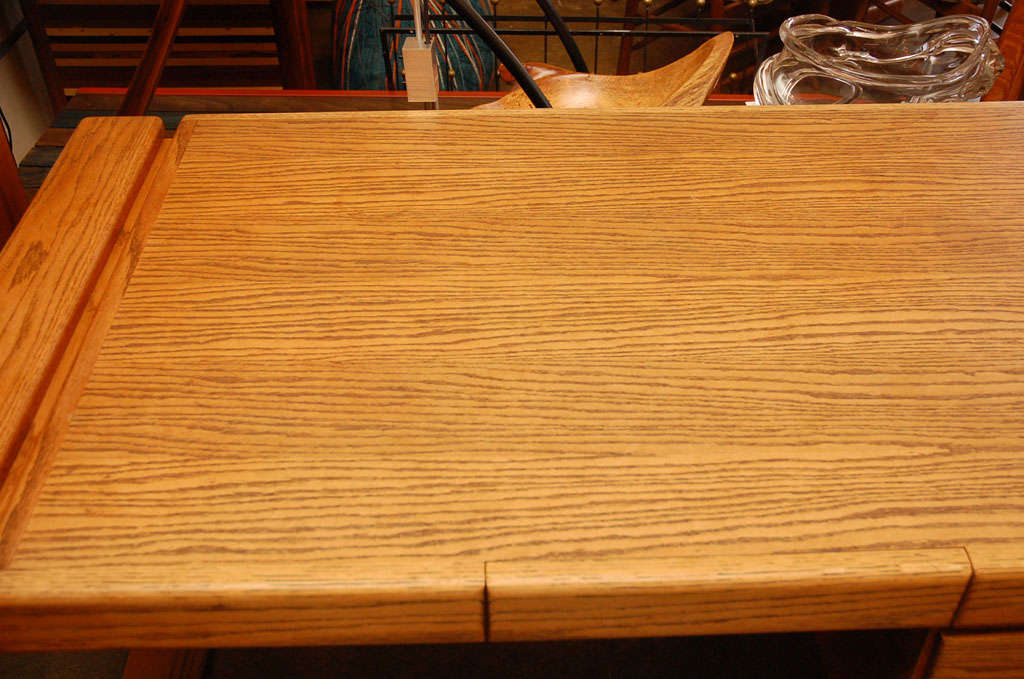 Late 20th Century Solid oak desk by Lou Hodges for Design group, San Diego For Sale