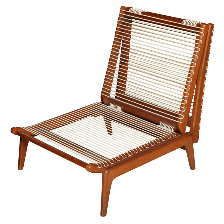 Chaise pliante en merisier du milieu du XXe siècle en vente