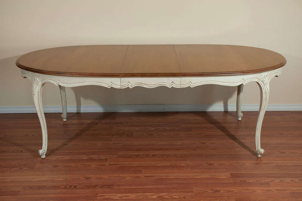 Mid-20th Century Louis XV style dining table
