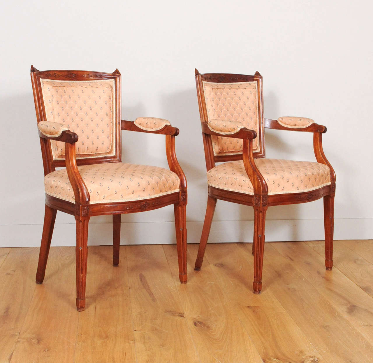 A set of 8 Dutch mahogany dining chairs, circa 1800 For Sale 4