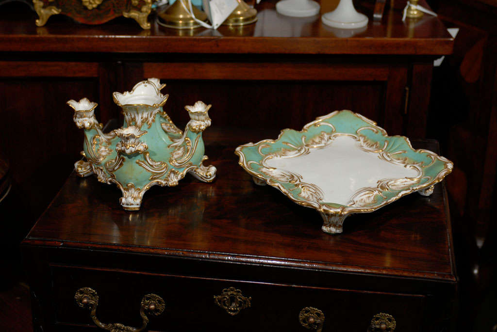 19th Century English Porcelain Epergne In Good Condition In Atlanta, GA