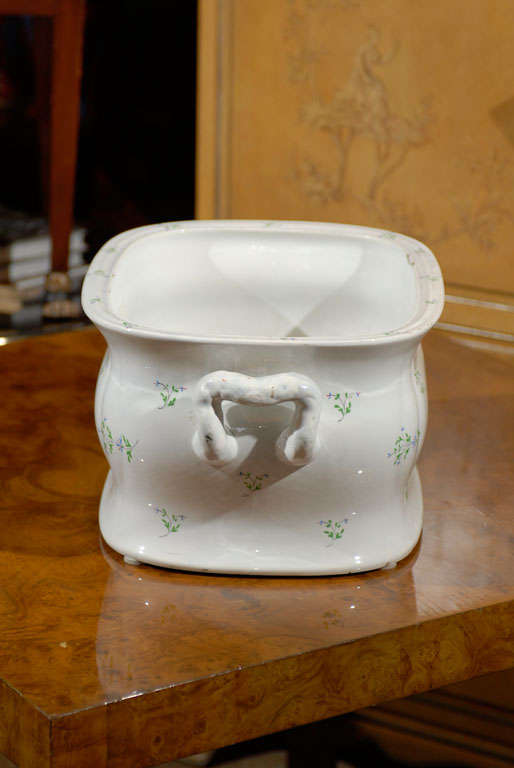 19th Century English Sprigware Porcelain Foot Bath, Unmarked For Sale 4