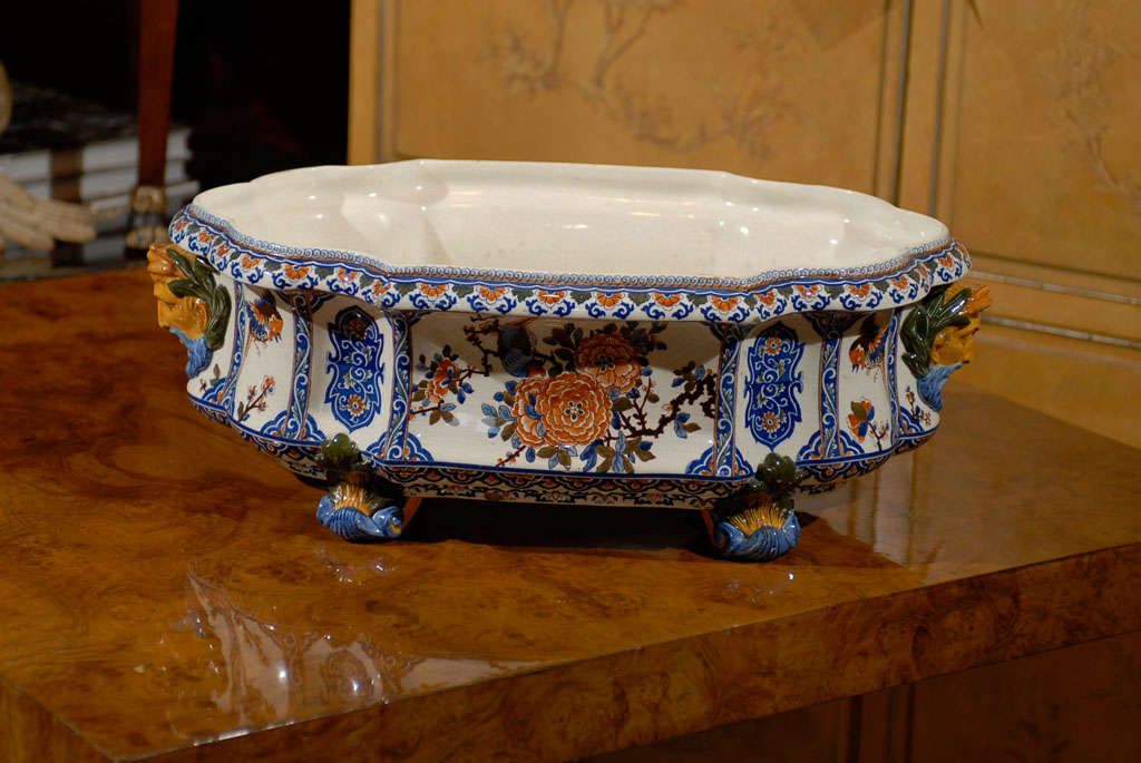 19th Century Italian Majolica Porcelain Centerpiece For Sale 2
