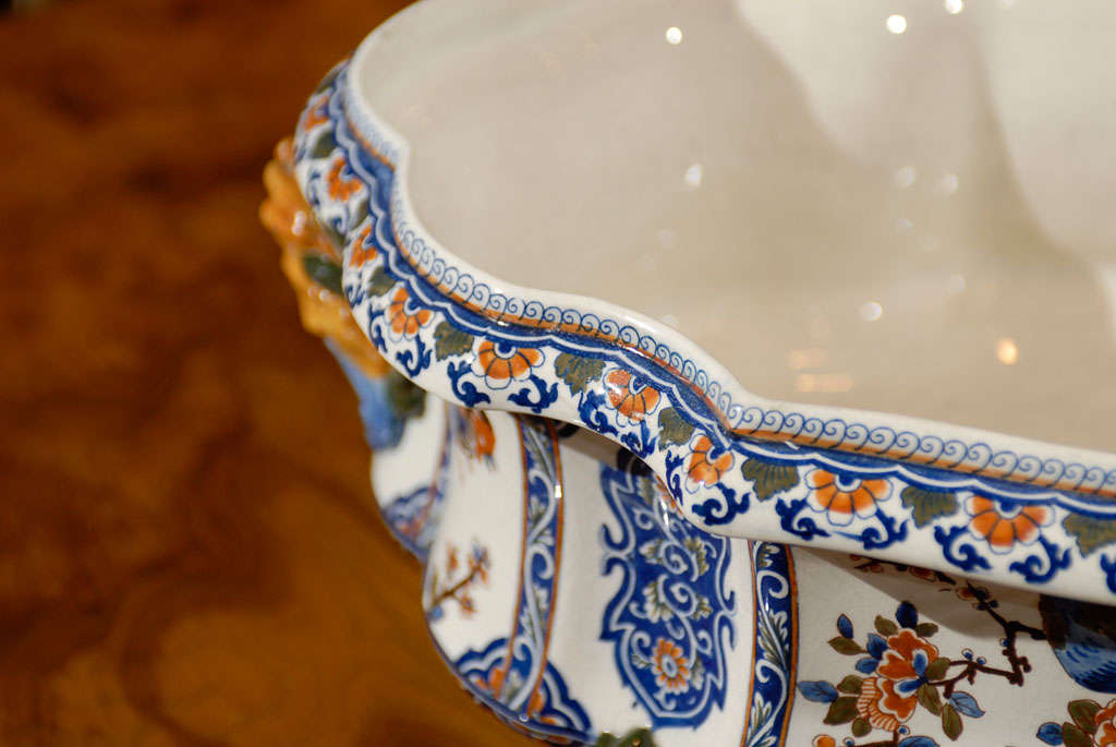 19th Century Italian Majolica Porcelain Centerpiece For Sale 6