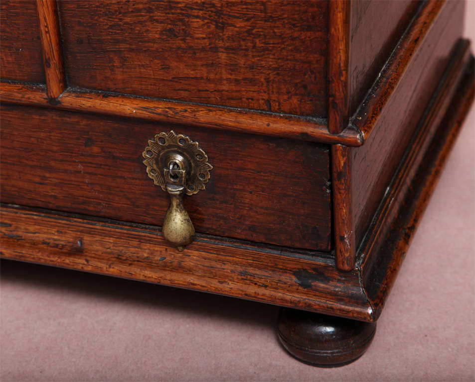 Very Rare 17th Century Charles II English Box In Good Condition For Sale In Greenwich, CT