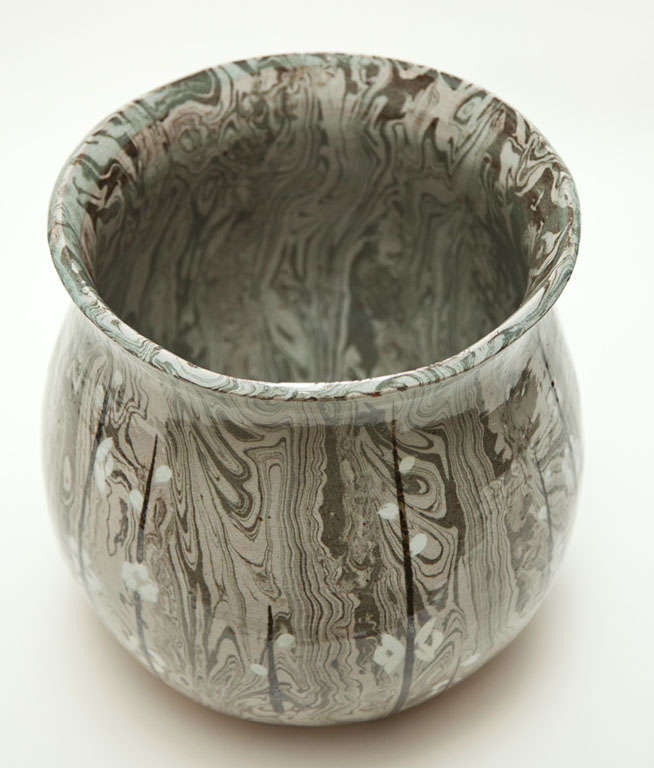 Japanese Marbleized Akahada-Ware Earthen Vase 1