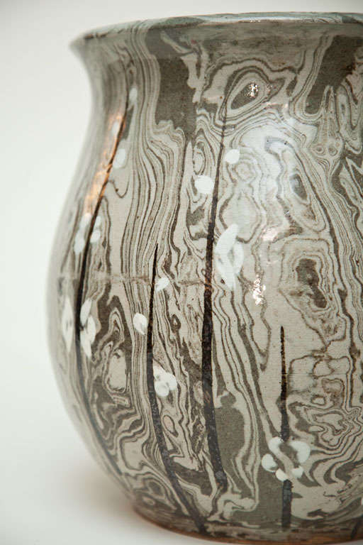 20th Century Japanese Marbleized Akahada-Ware Earthen Vase